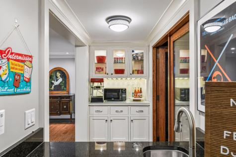 2240 W Lake Of The Isles Parkway Minneapolis MN 55405