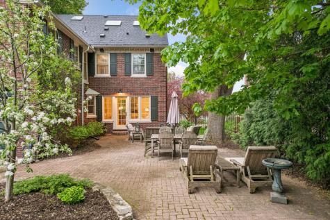 2240 W Lake Of The Isles Parkway Minneapolis MN 55405