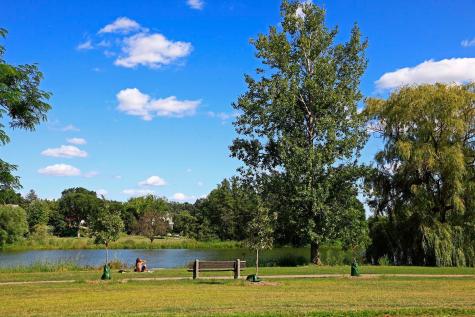2240 W Lake Of The Isles Parkway Minneapolis MN 55405