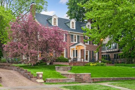 2240 W Lake Of The Isles Parkway Minneapolis MN 55405