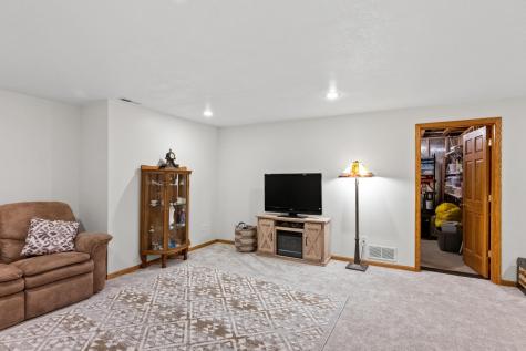 613 Temple Street Alexandria MN 56308