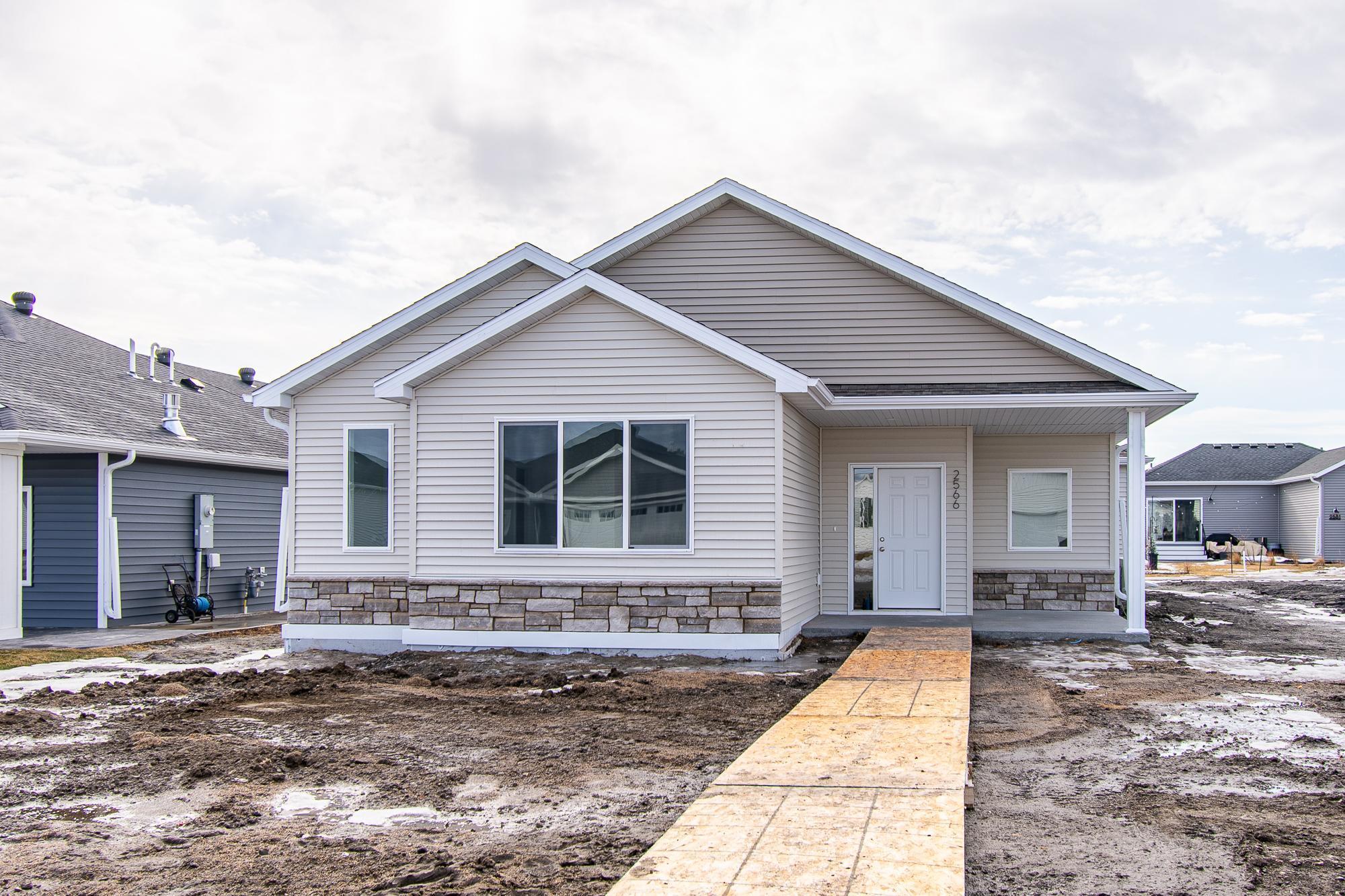 2566 69th Avenue S Fargo ND 58104