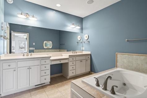 6077 Clarion Circle Minnetonka MN 55343