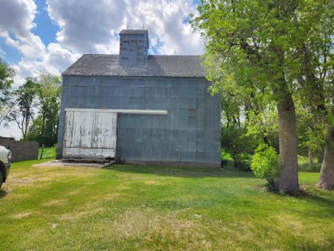 1055 141st Street Pipestone MN 56164