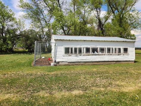 1055 141st Street Pipestone MN 56164