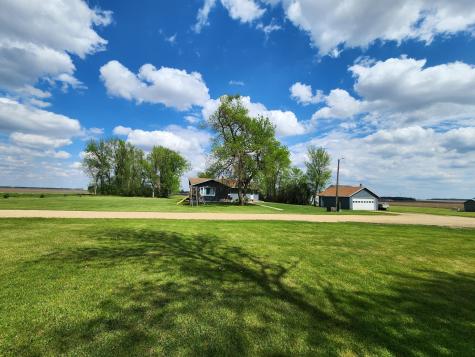 1055 141st Street Pipestone MN 56164