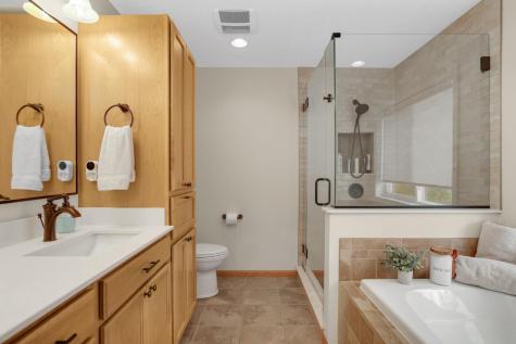 6121 Summit Curve S Cottage Grove MN 55016