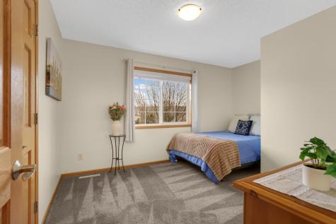 6121 Summit Curve S Cottage Grove MN 55016