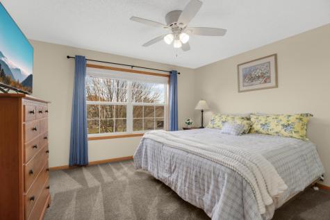6121 Summit Curve S Cottage Grove MN 55016