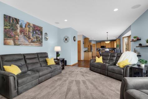 6121 Summit Curve S Cottage Grove MN 55016