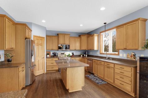 6121 Summit Curve S Cottage Grove MN 55016