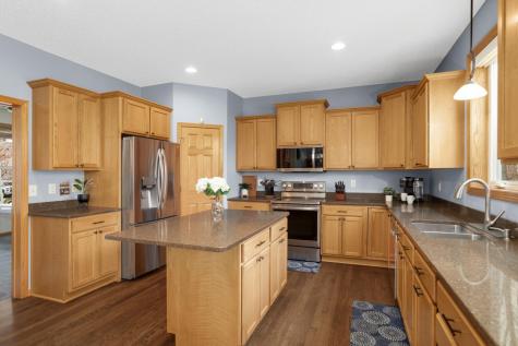 6121 Summit Curve S Cottage Grove MN 55016