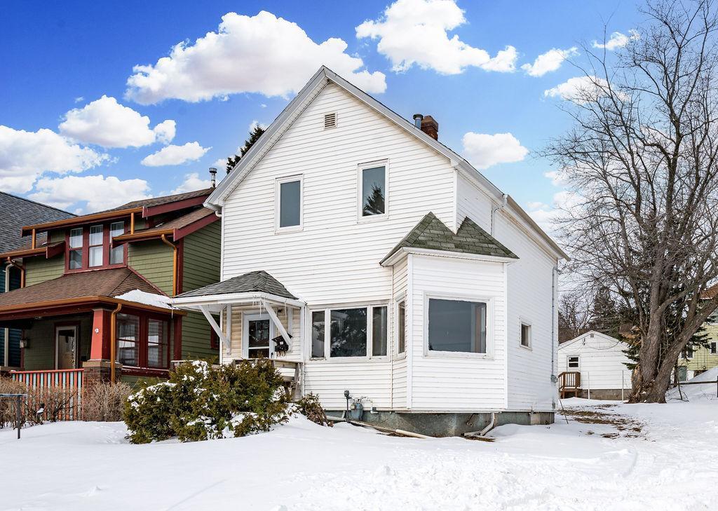 1027 E 9th Street Duluth MN 55805