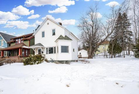 1027 E 9th Street Duluth MN 55805