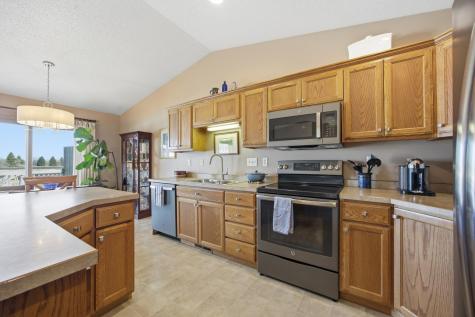 3200 7th Avenue N Moorhead MN 56560