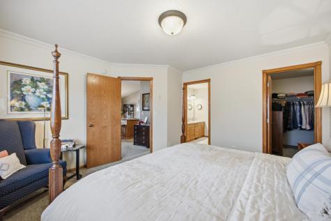 3200 7th Avenue N Moorhead MN 56560