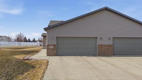 3200 7th Avenue N Moorhead MN 56560