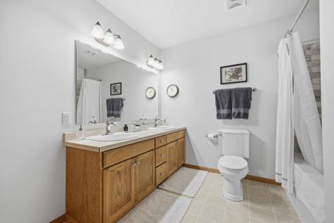 3200 7th Avenue N Moorhead MN 56560