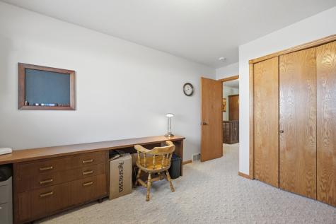 3200 7th Avenue N Moorhead MN 56560