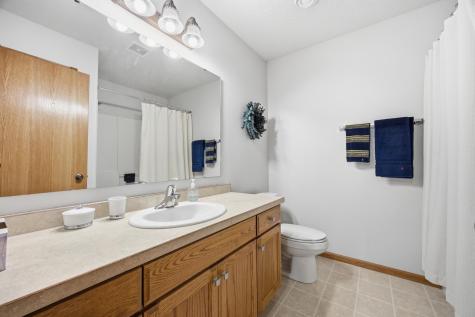 3200 7th Avenue N Moorhead MN 56560