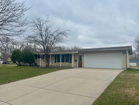 301 S 4th Street Olivia MN 56277
