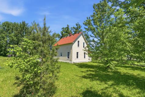 8005 381st Avenue NW Dalbo MN 55017