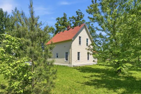 8005 381st Avenue NW Dalbo MN 55017