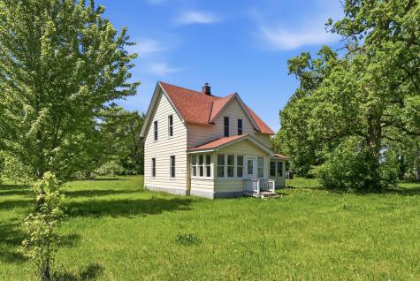 8005 381st Avenue NW Dalbo MN 55017