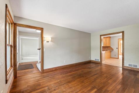 113 E 135th Street Burnsville MN 55337
