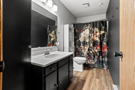 2260 30 1/2 Avenue S Fargo ND 58103