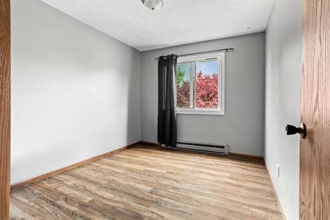 2260 30 1/2 Avenue S Fargo ND 58103