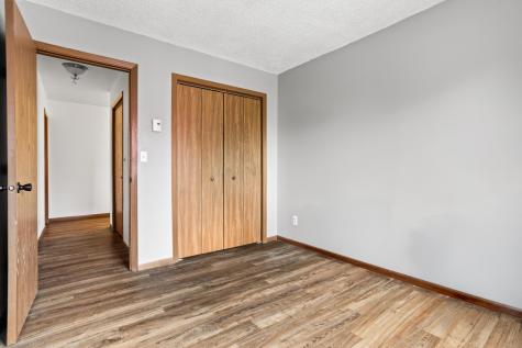 2260 30 1/2 Avenue S Fargo ND 58103