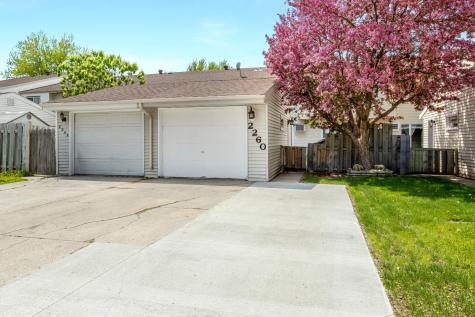 2260 30 1/2 Avenue S Fargo ND 58103