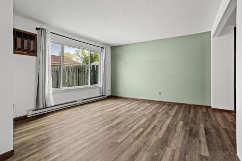 2260 30 1/2 Avenue S Fargo ND 58103