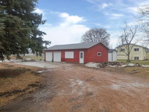 910 Golf Course Road NW Hutchinson MN 55350