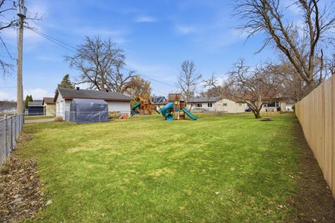 1522 10th Avenue S Fargo ND 58103