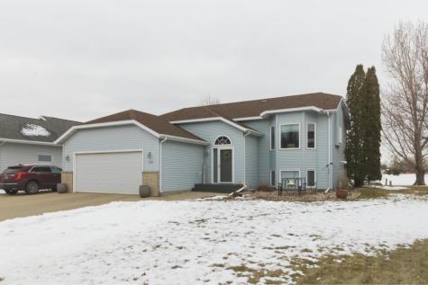 1727 37th Avenue S Fargo ND 58104
