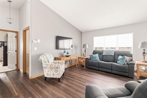 1727 37th Avenue S Fargo ND 58104