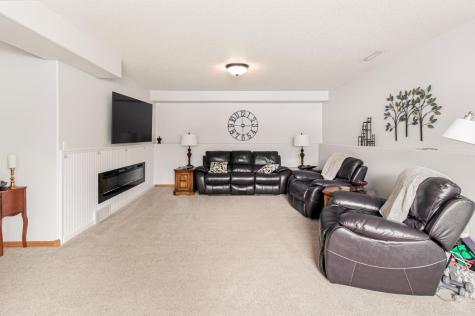 1727 37th Avenue S Fargo ND 58104