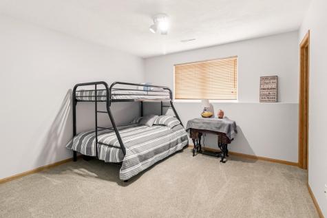 1727 37th Avenue S Fargo ND 58104