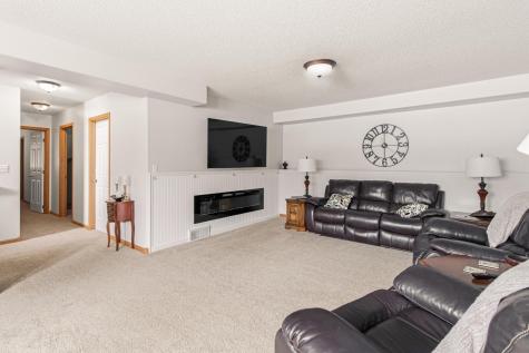 1727 37th Avenue S Fargo ND 58104