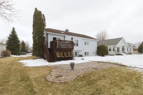 1727 37th Avenue S Fargo ND 58104