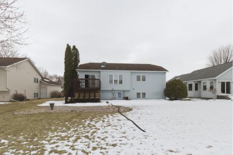 1727 37th Avenue S Fargo ND 58104
