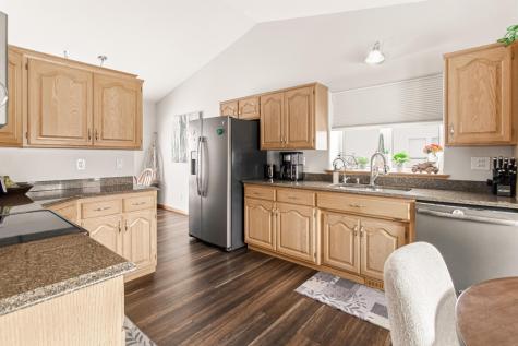 1727 37th Avenue S Fargo ND 58104