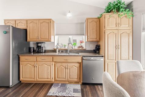 1727 37th Avenue S Fargo ND 58104