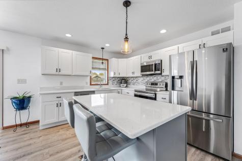 809 24TH Avenue NW Austin MN 55912