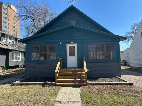 219 3rd Avenue SW Pipestone MN 56164
