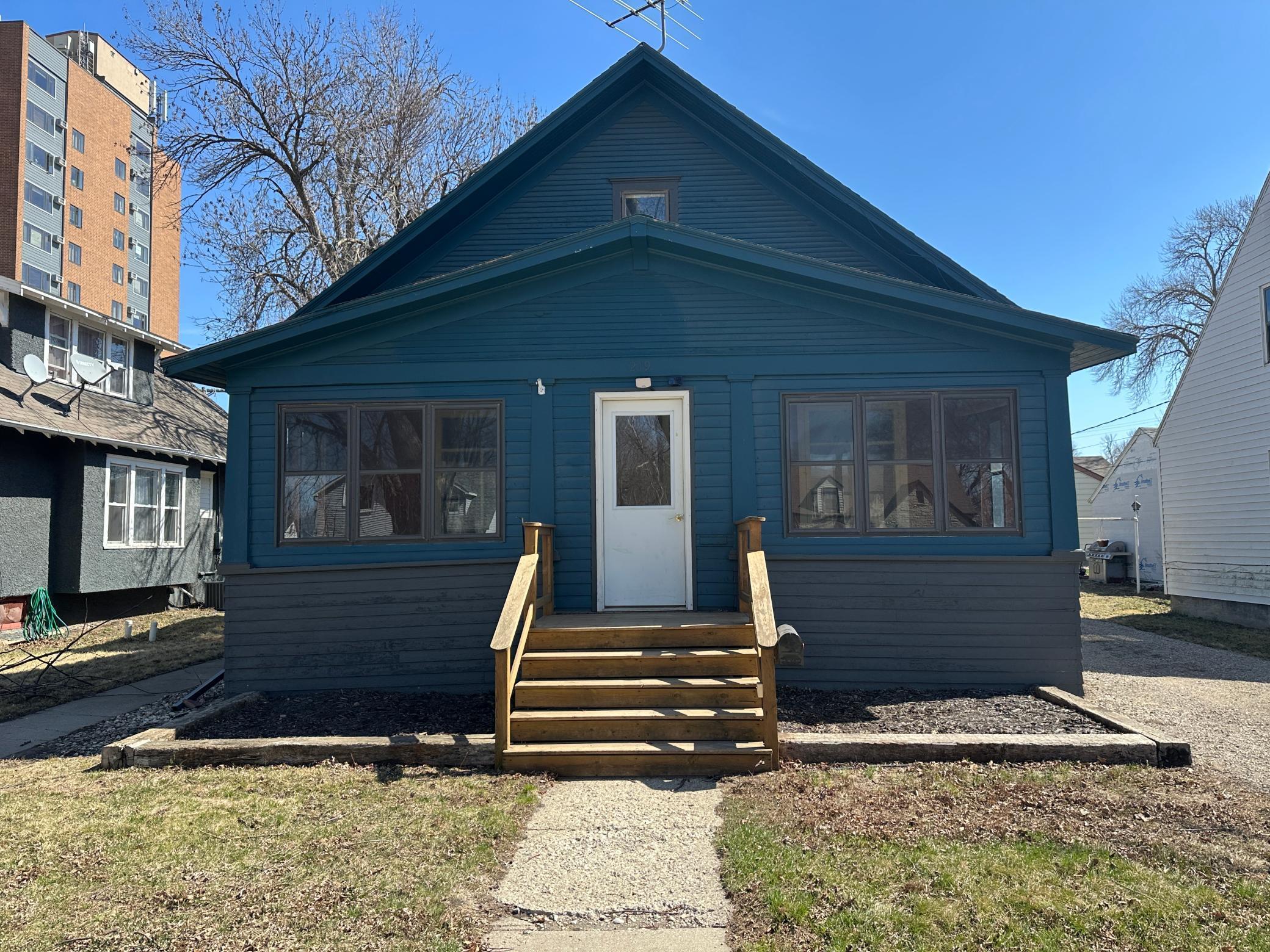 219 3rd Avenue SW Pipestone MN 56164