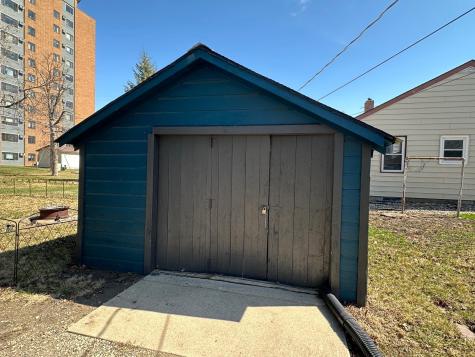 219 3rd Avenue SW Pipestone MN 56164