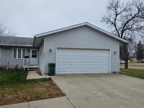 323 3rd Avenue S Wahpeton ND 58075